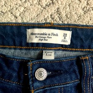 Abercrombie & Fitch Flare high rise Jeans Fall 2023